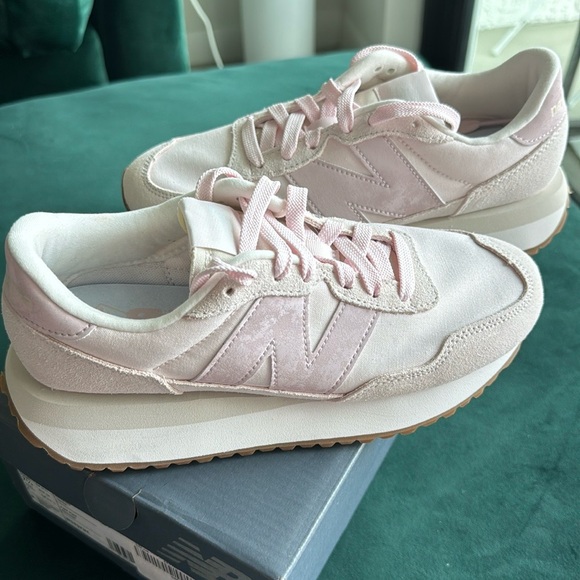 Pink New Balance 237 Sneaker - Women - Never Worn. - Picture 3 of 9